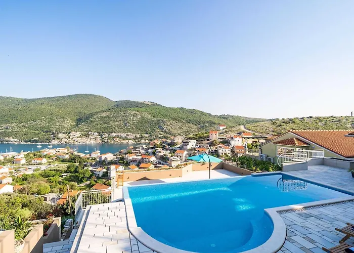 Arcadia - With Terrace And Sea View Apartament *